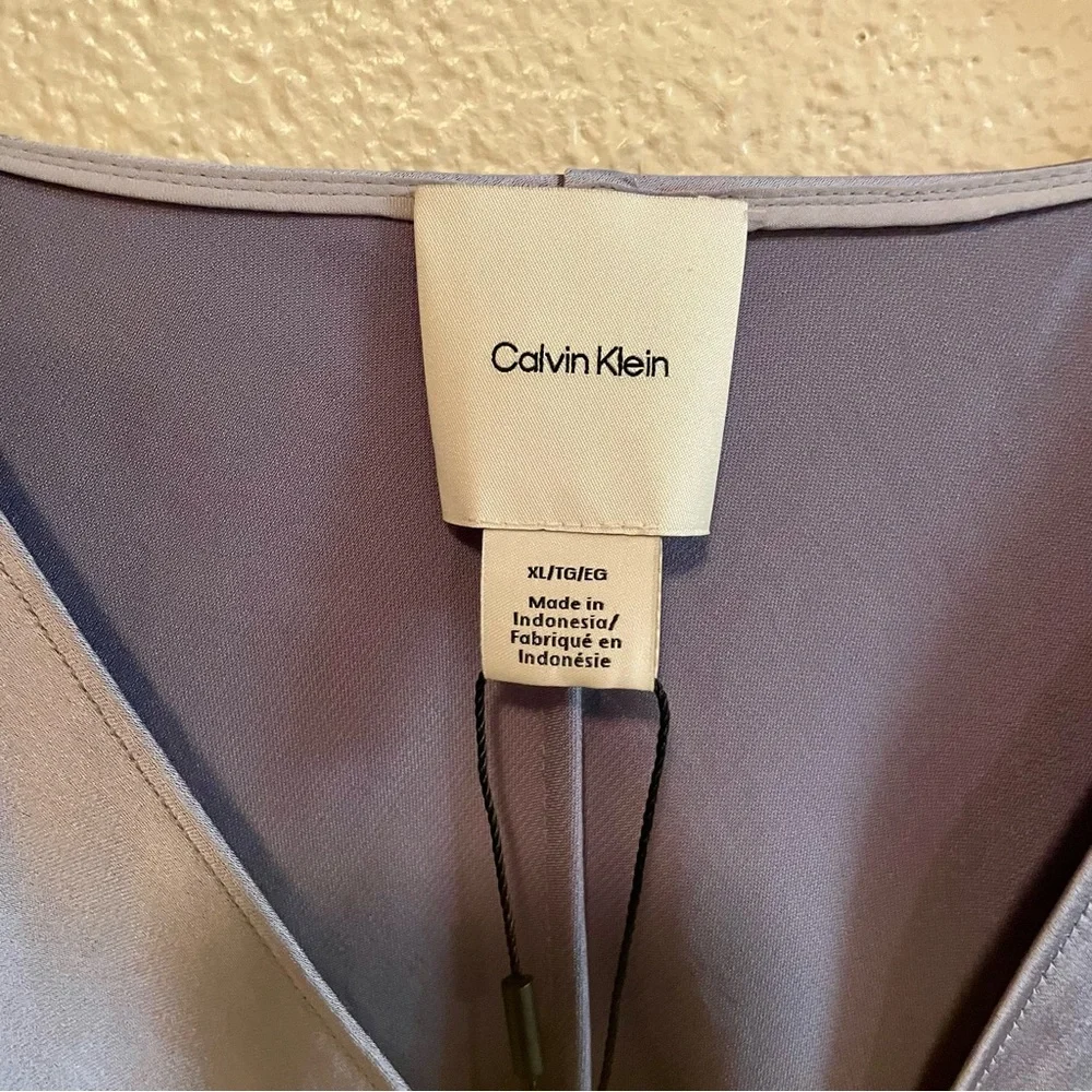 Calvin Klein Silver/Lavender Satin Blouse | Size XL - Picture 5 of 8